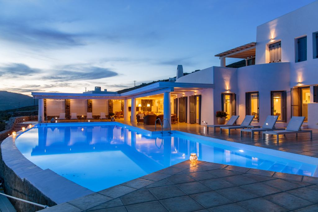 A Luxury villa for your Mykonos wedding
