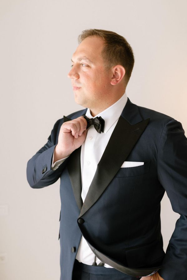 groom preparation wedding in mykonos